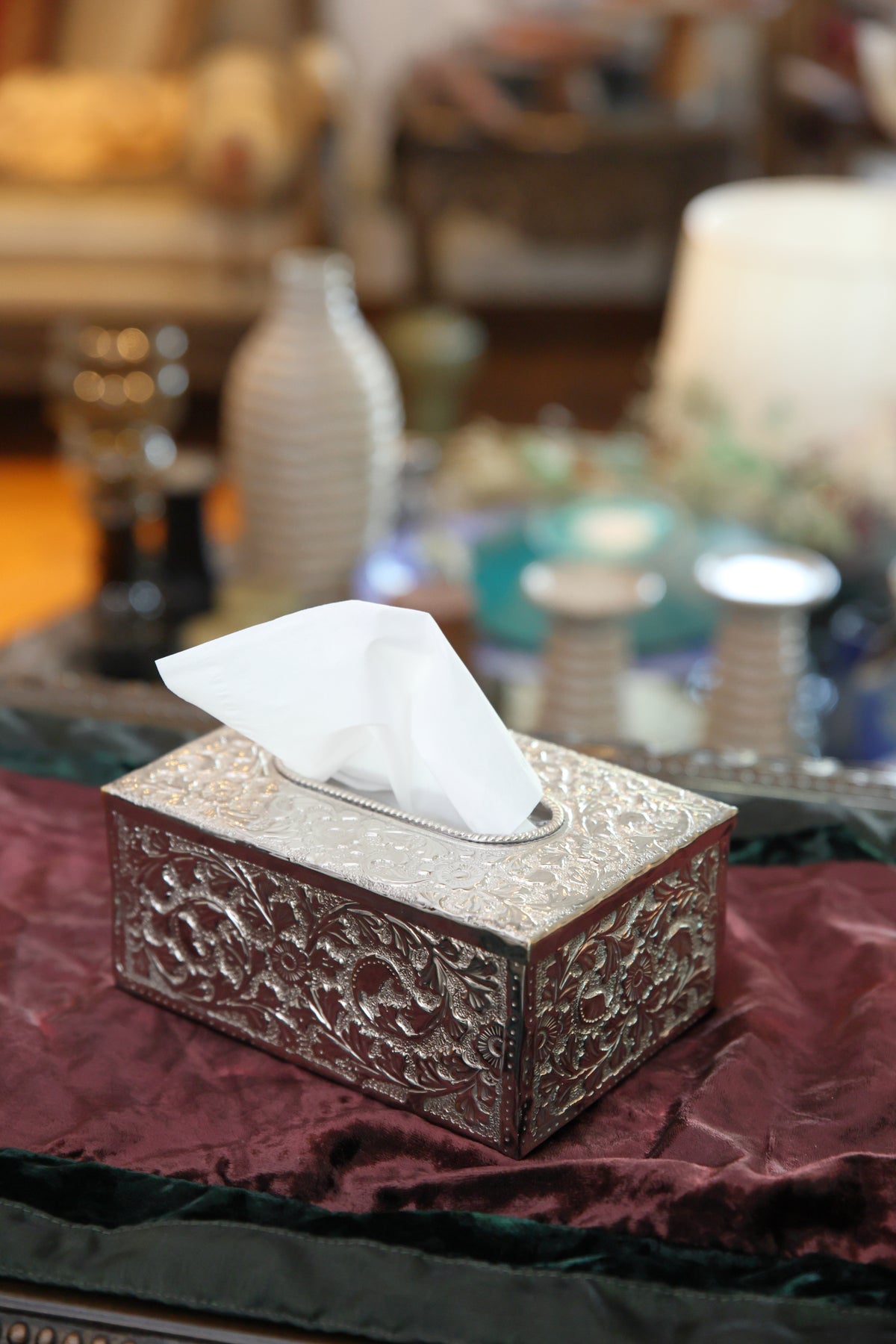 Lustre tissue box