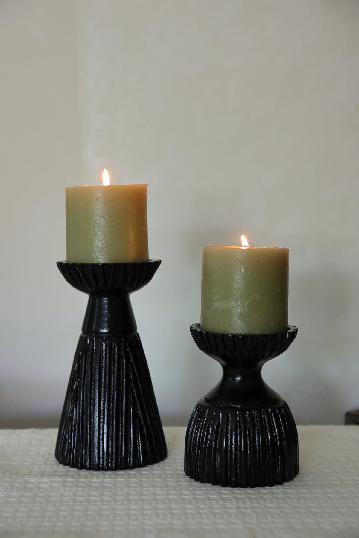 Groove candle stands