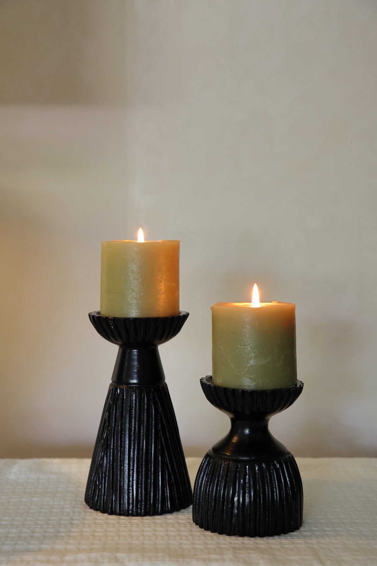 Groove candle stands