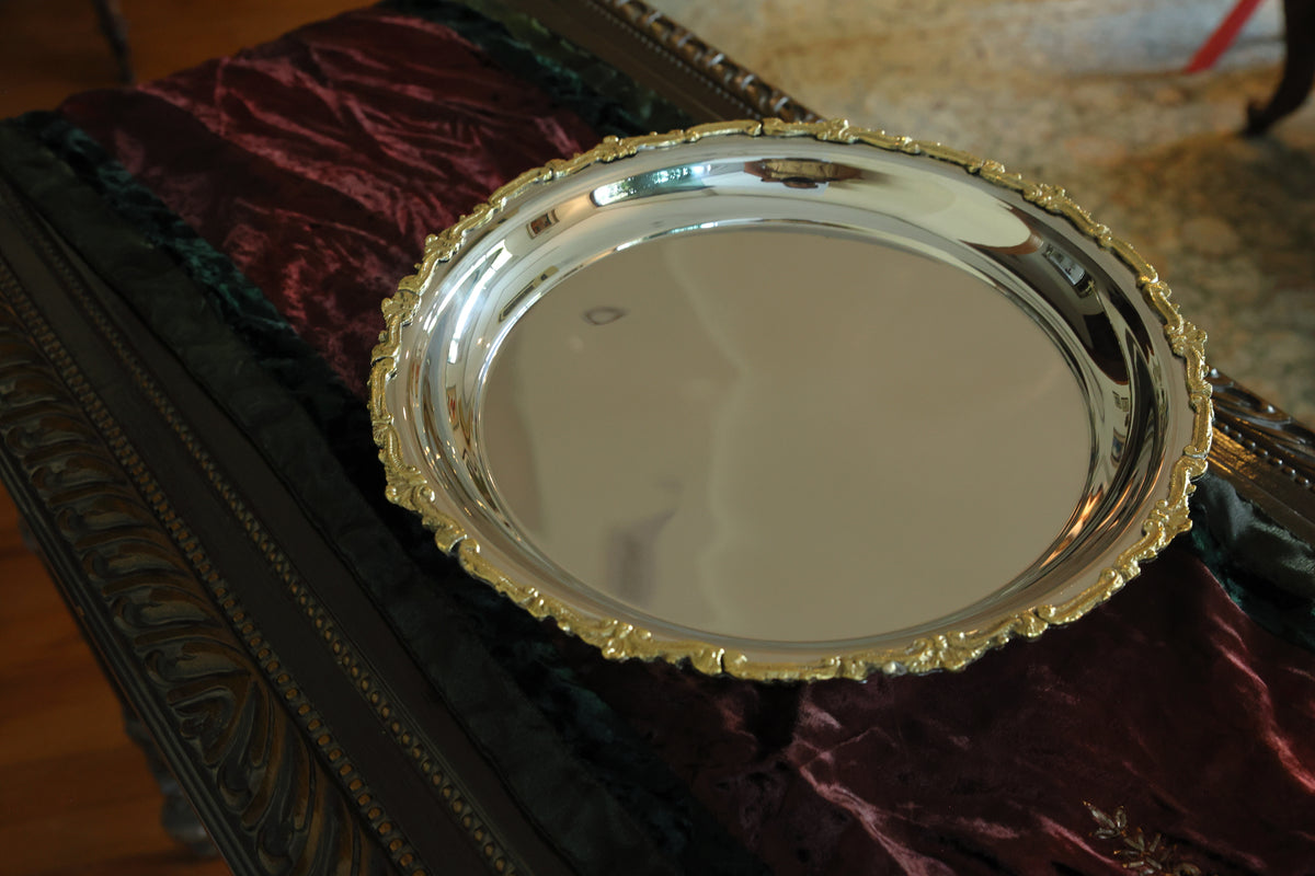 Round platter with border