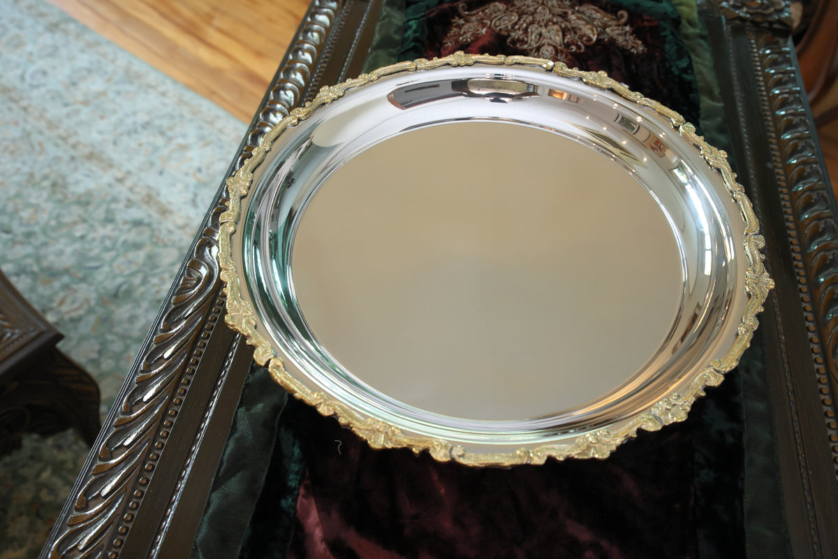 Round platter with border