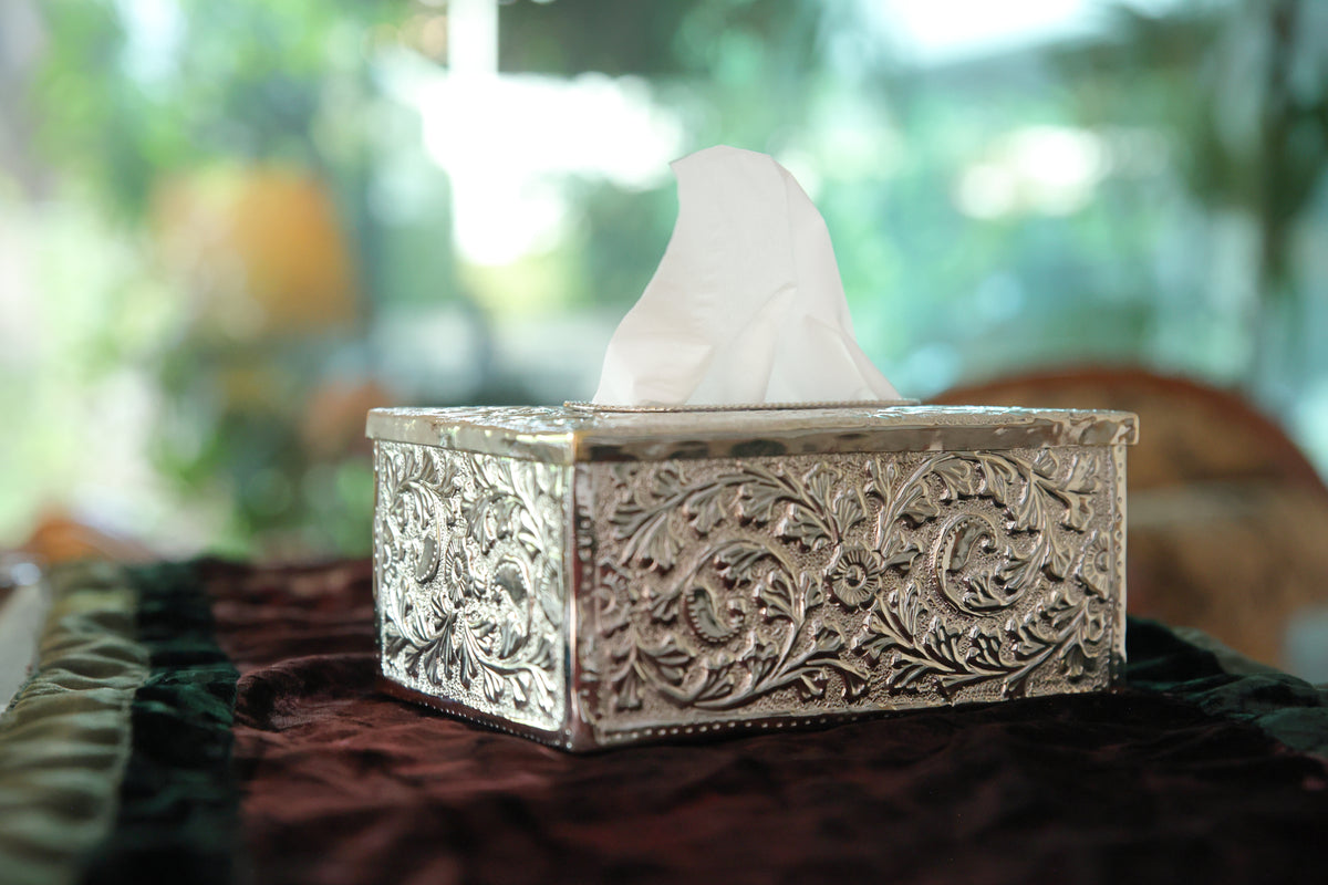 Lustre tissue box