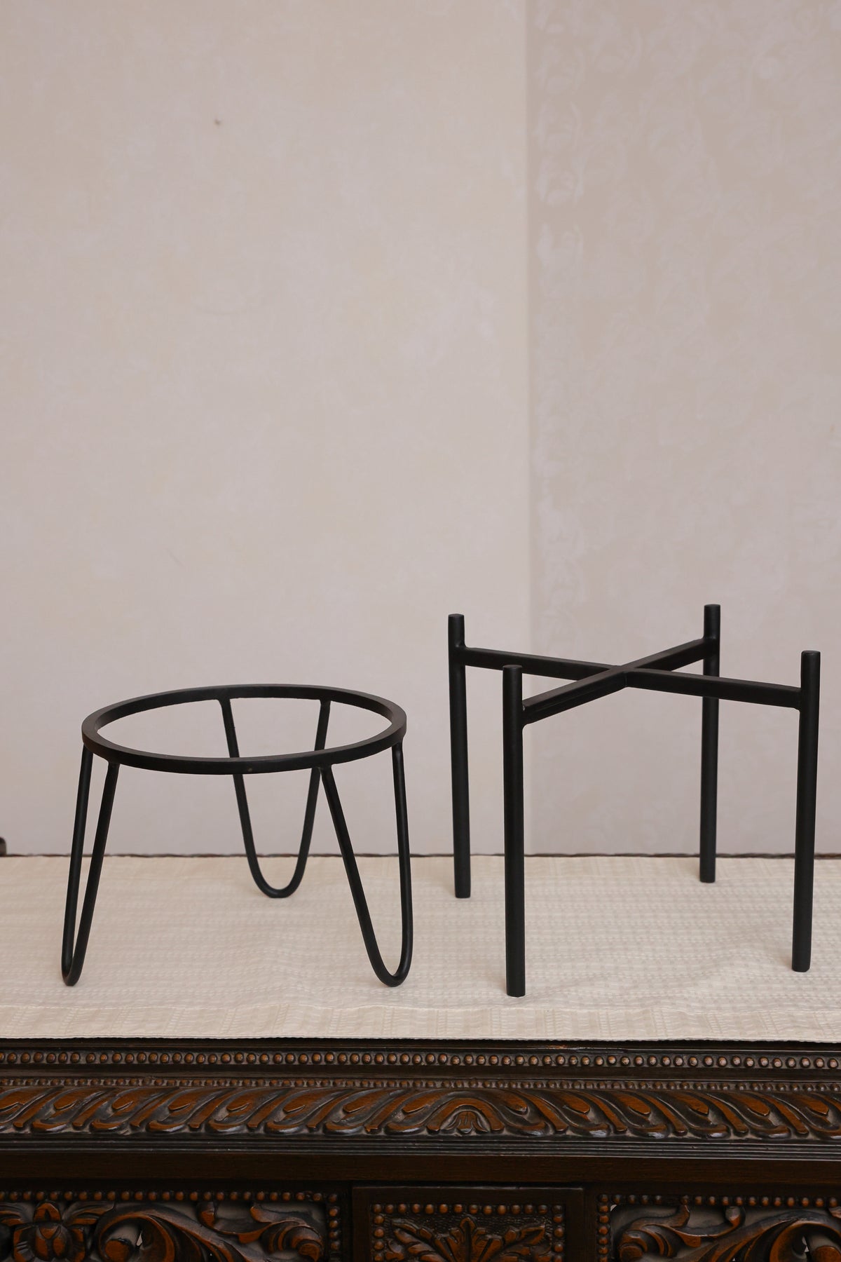 Hala platter with stand