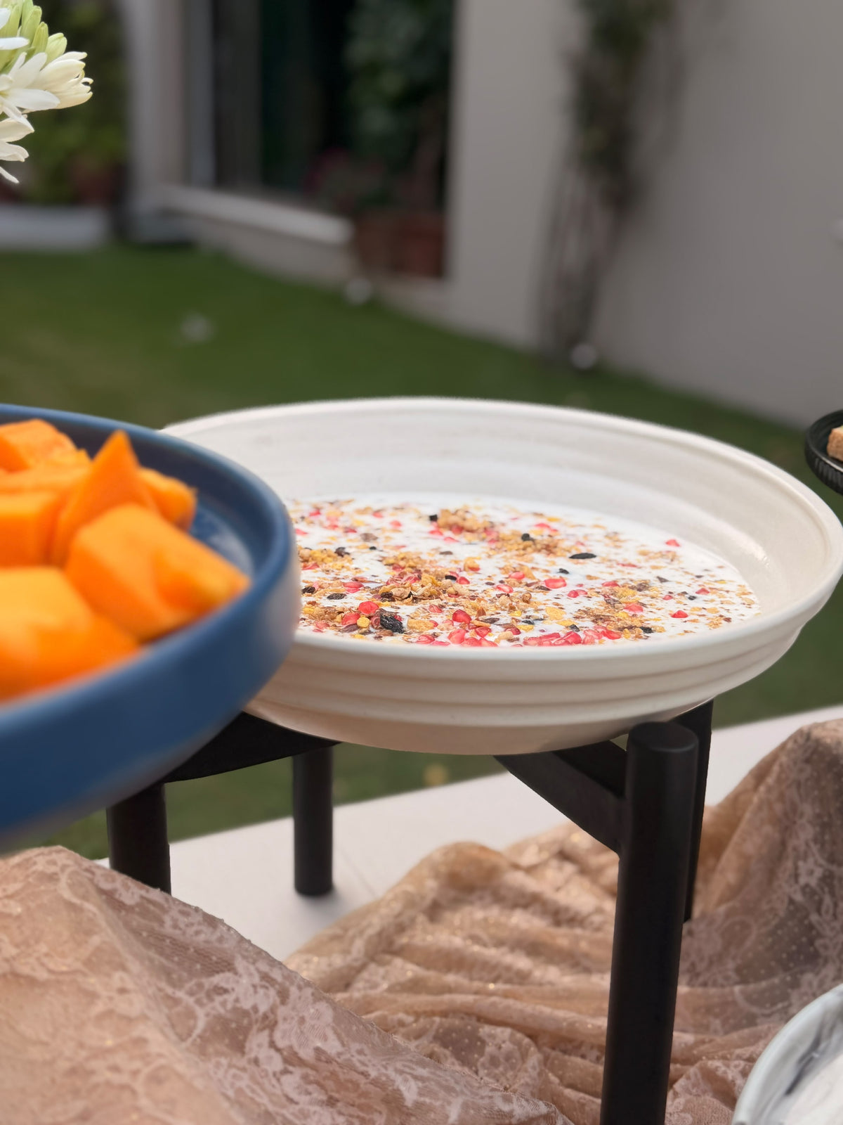 Beige ceramic with wood platter